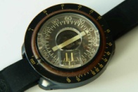 US Divers Aqualung Baltic Exclusive 200ft Capillary With Compass USA ca1975.jpg